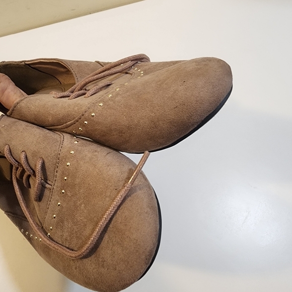 Dream Out Loud by Selena Golens Tan Women's Lace Up Shoes size 9 - Picture 9 of 12